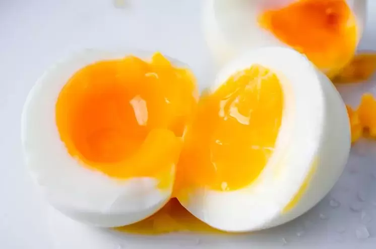 měkké vařené kuřecí vejce pro bezsacharidovou dietu