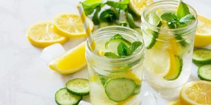 citronová voda s okurkou na hubnutí